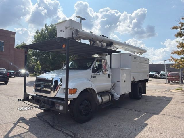 Used 2015 Ford F750 2WD Regular Cab Super Duty image 2