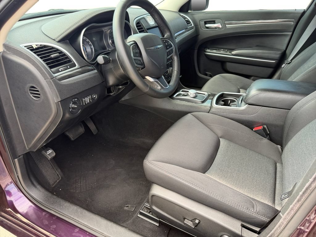 Used 2021 Chrysler 300 Touring w/ Sport Appearance Package RWD image 10