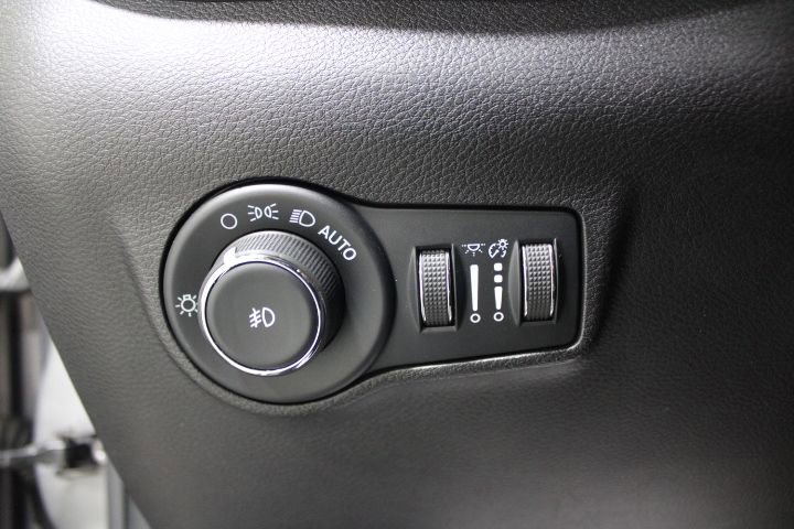 Used 2022 Jeep Compass Trailhawk image 40