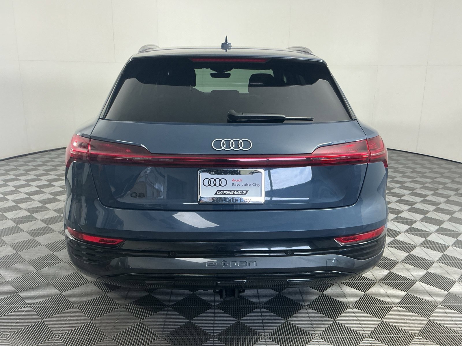Used 2024 Audi Q8 e-tron Premium Plus w/ Premium Plus Package AWD/4WD image 8