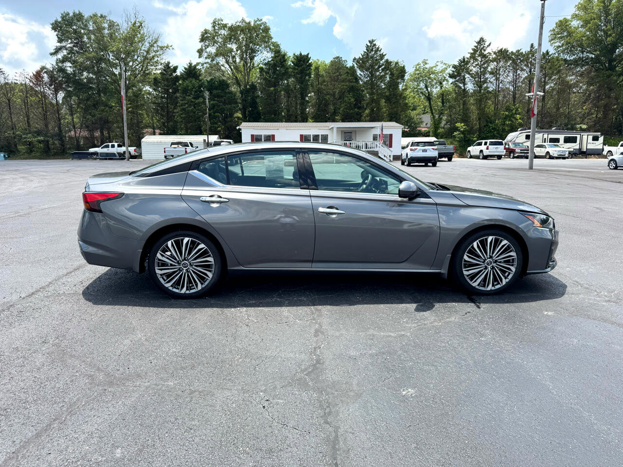 Used 2024 Nissan Altima 2.5 SL image 5