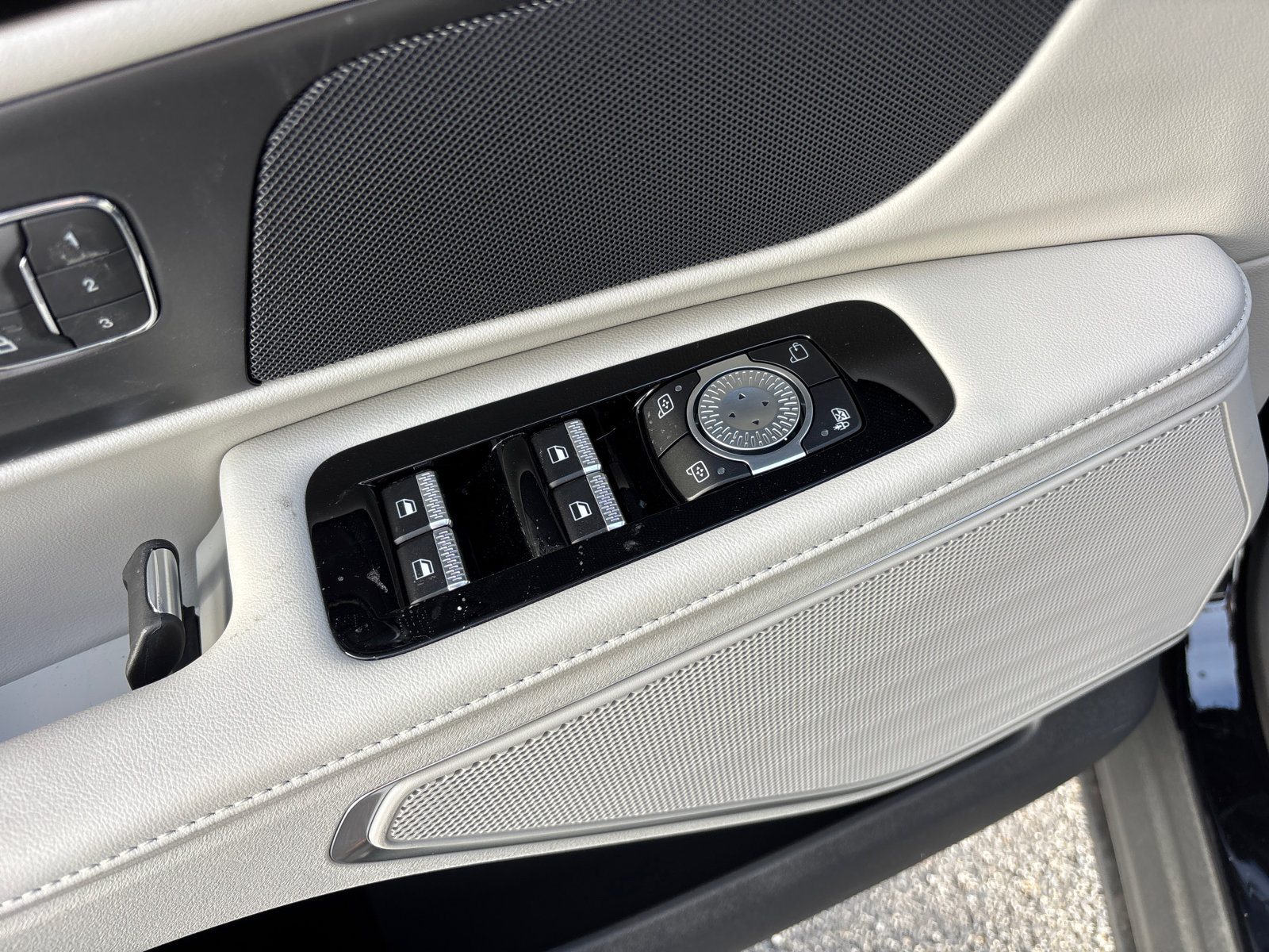 New 2026 Lincoln Nautilus Premier image 13