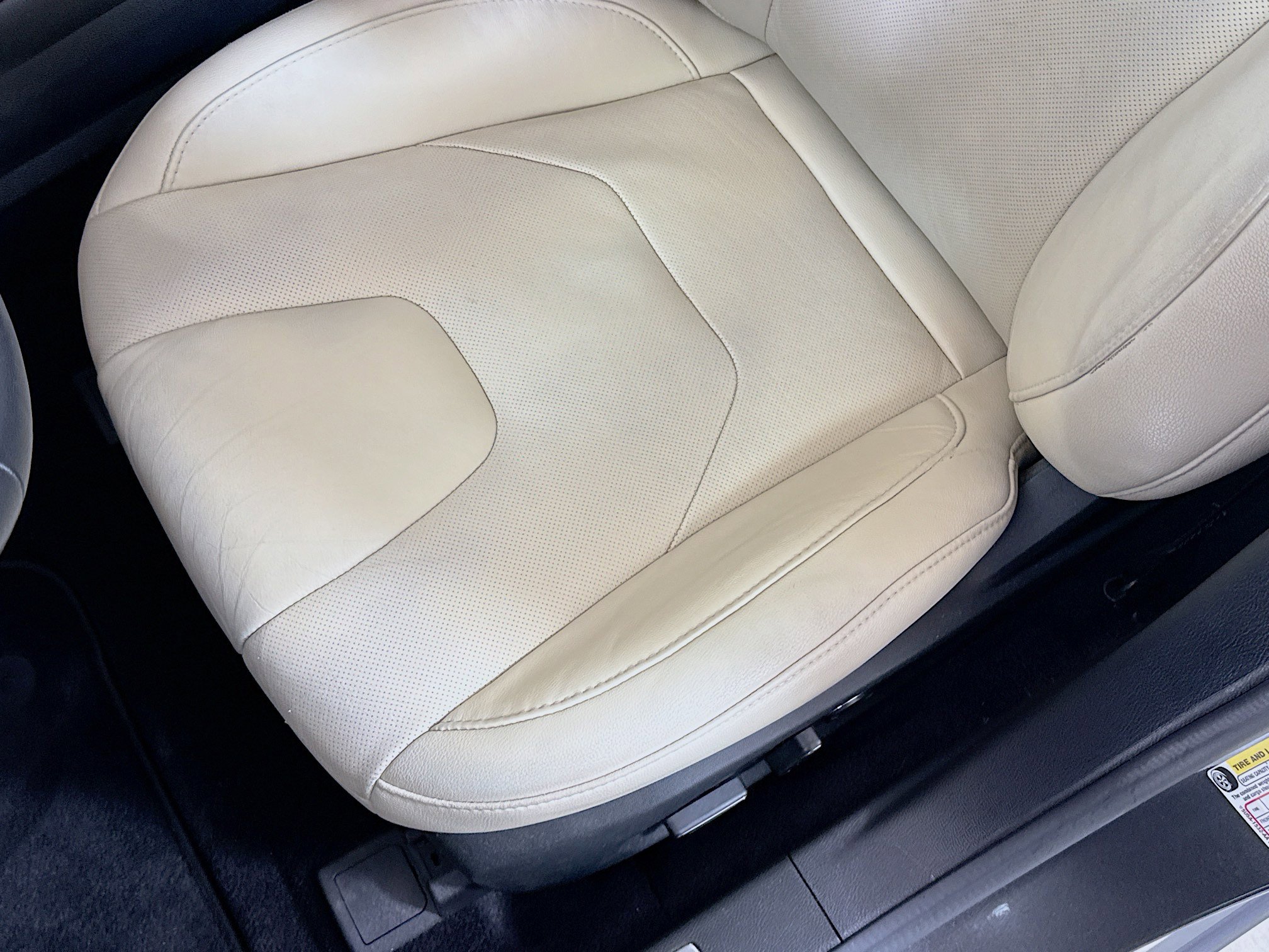 Used 2017 Ford Fusion Energi Titanium FWD image 21