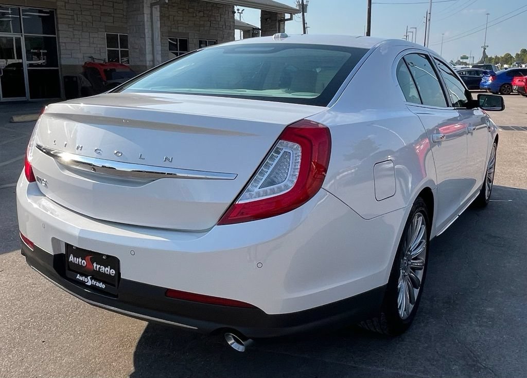 Used 2016 Lincoln MKS w/ Equipment Group 101A FWD image 4