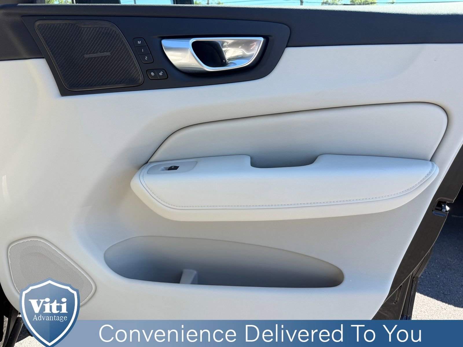 Certified 2024 Volvo XC60 T8 Ultimate w/ Protection Package Premier image 29