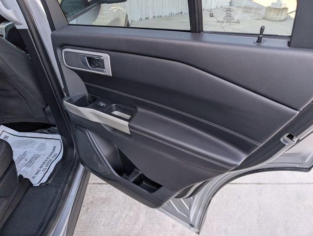 Used 2021 Ford Explorer XLT image 27