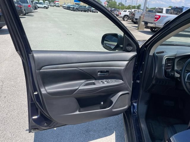 Used 2015 Mitsubishi Outlander SE FWD image 17
