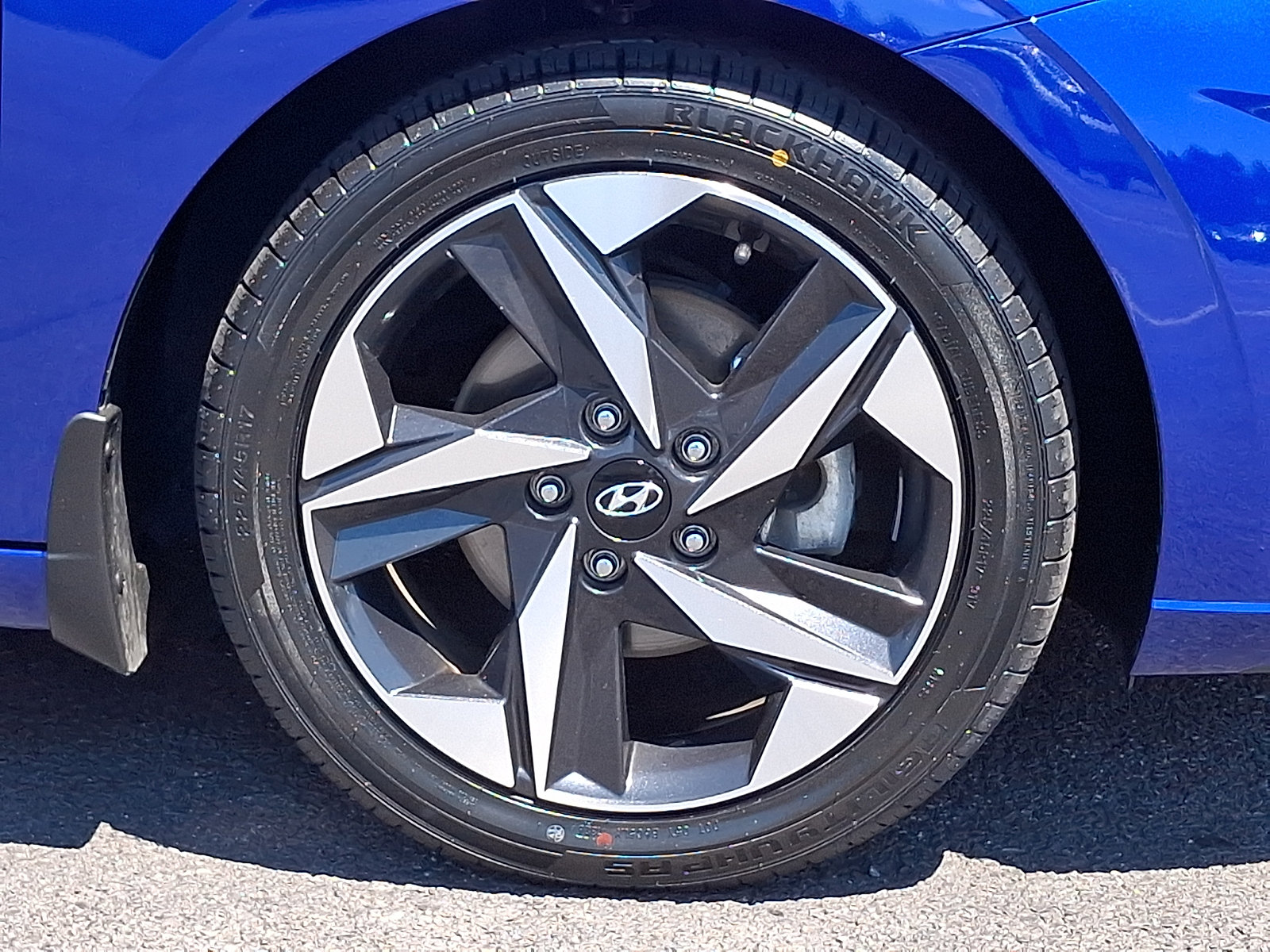 Used 2023 Hyundai Elantra Limited FWD image 8