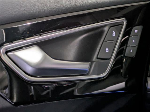 Used 2023 Audi Q4 e-tron Premium Plus w/ Premium Plus image 18