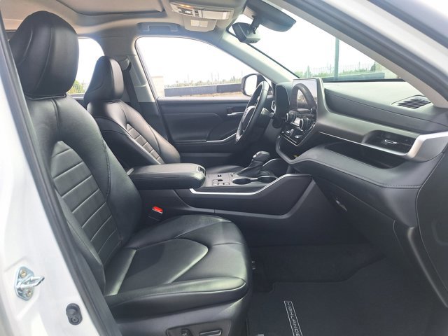 Used 2023 Toyota Highlander XLE image 20