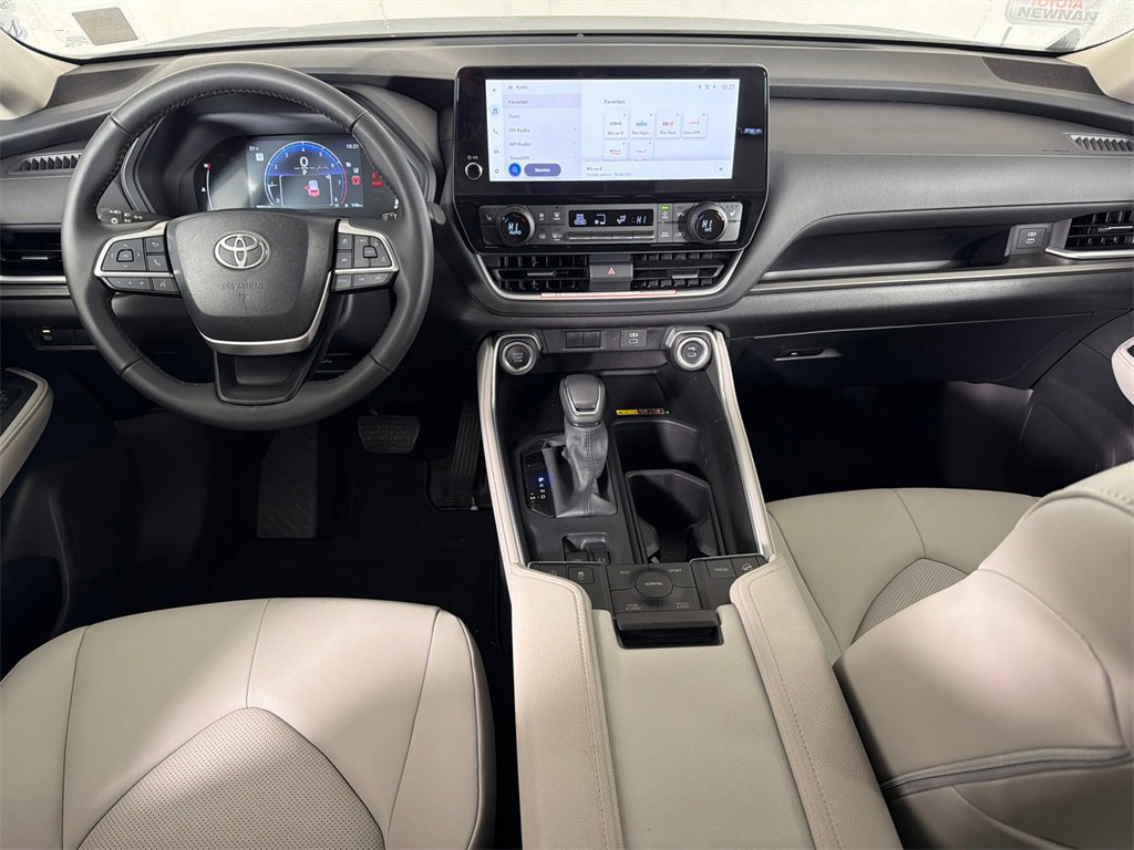 Used 2026 Toyota Grand Highlander XLE image 23