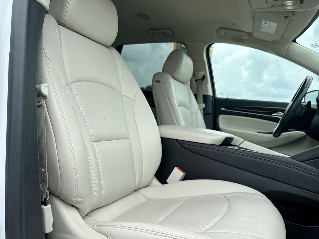 Used 2022 Buick Enclave Essence w/ LPO, Touring Package FWD image 32