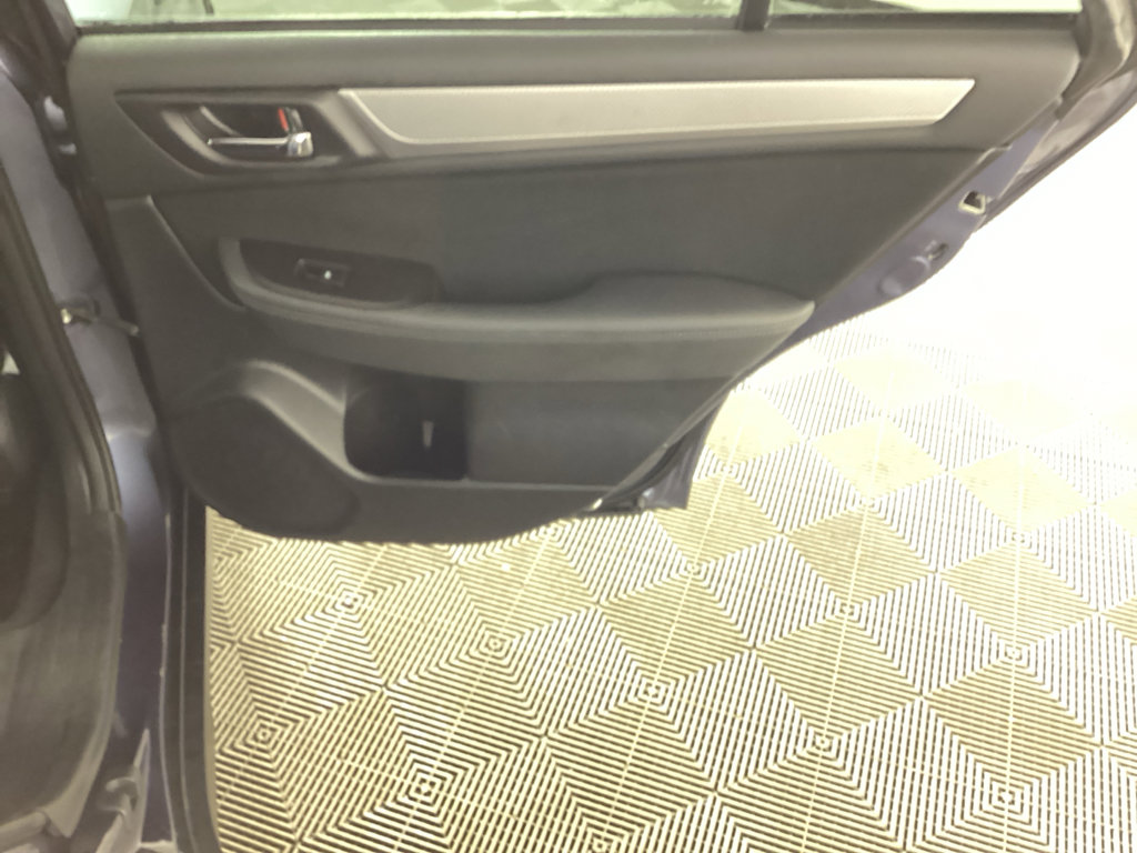 Used 2018 Subaru Outback 2.5i Premium image 11