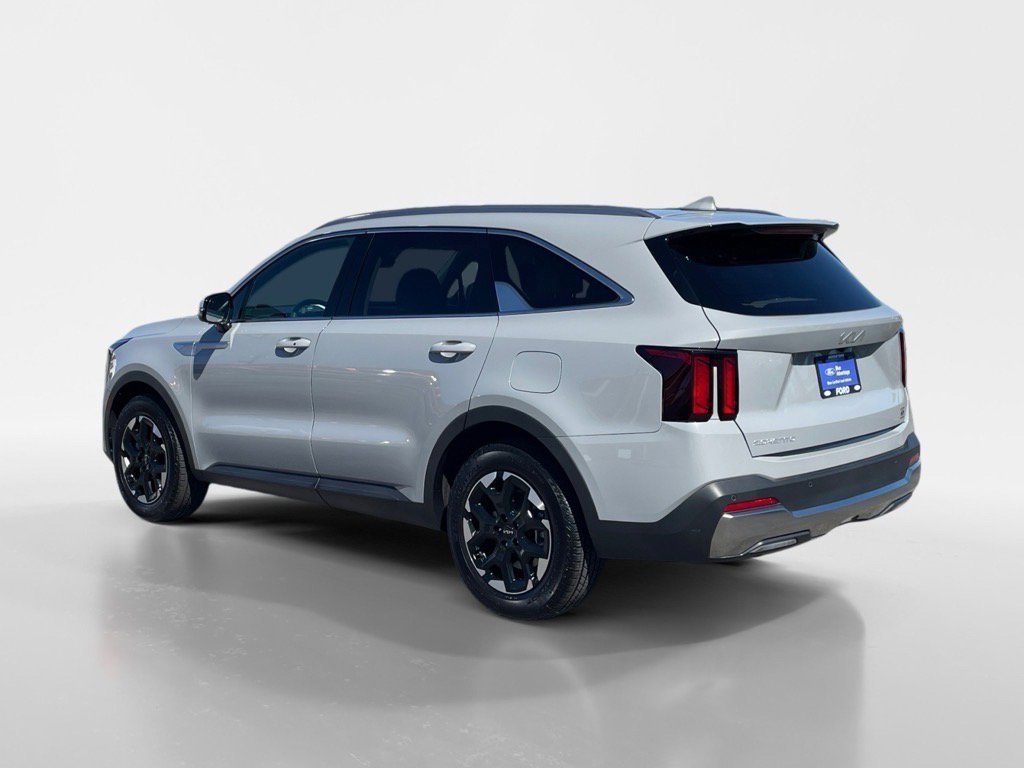 Used 2025 Kia Sorento S w/ Panoramic Sunroof Package image 4