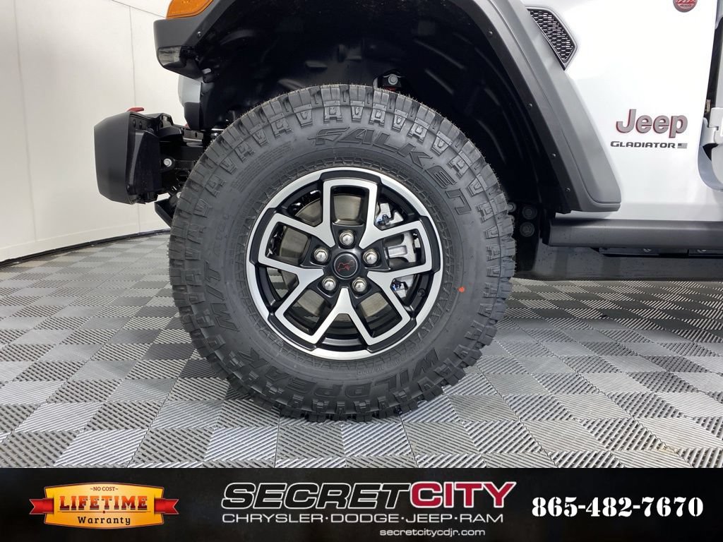 New 2026 Jeep Gladiator Rubicon w/ Steel Power Dome Hood Package AWD/4WD image 9
