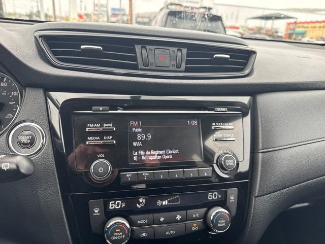 Used 2017 Nissan Rogue SV AWD/4WD image 21