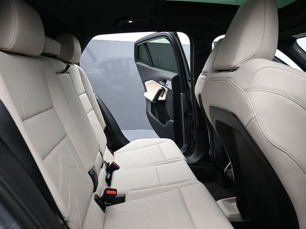 Used 2025 BMW X2 xDrive28i w/ Premium Package image 18