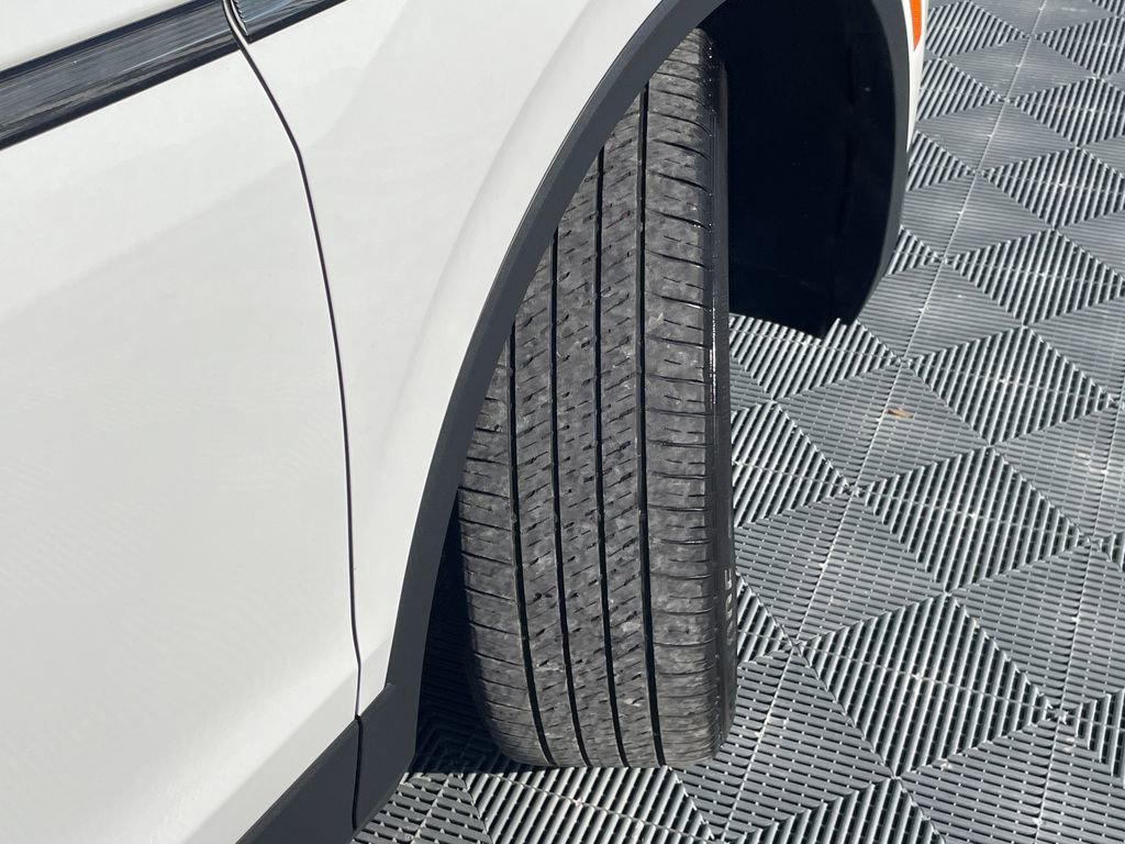 Used 2024 Volkswagen Tiguan Wolfsburg Edition image 3