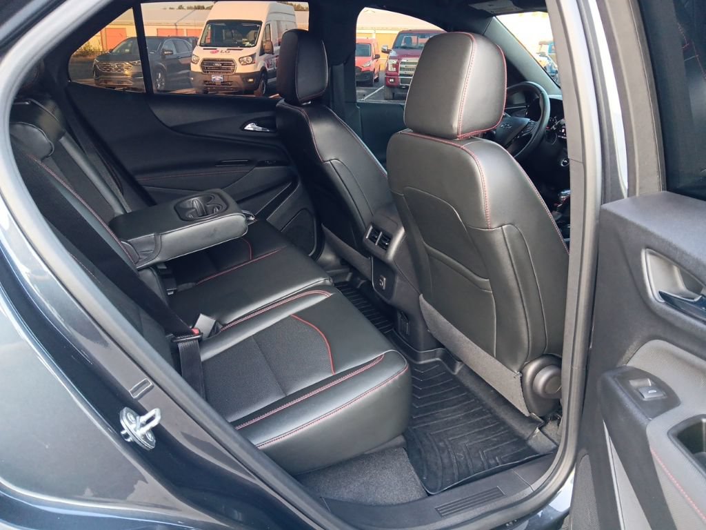 Used 2022 Chevrolet Equinox RS w/ RS Leather Package FWD image 32