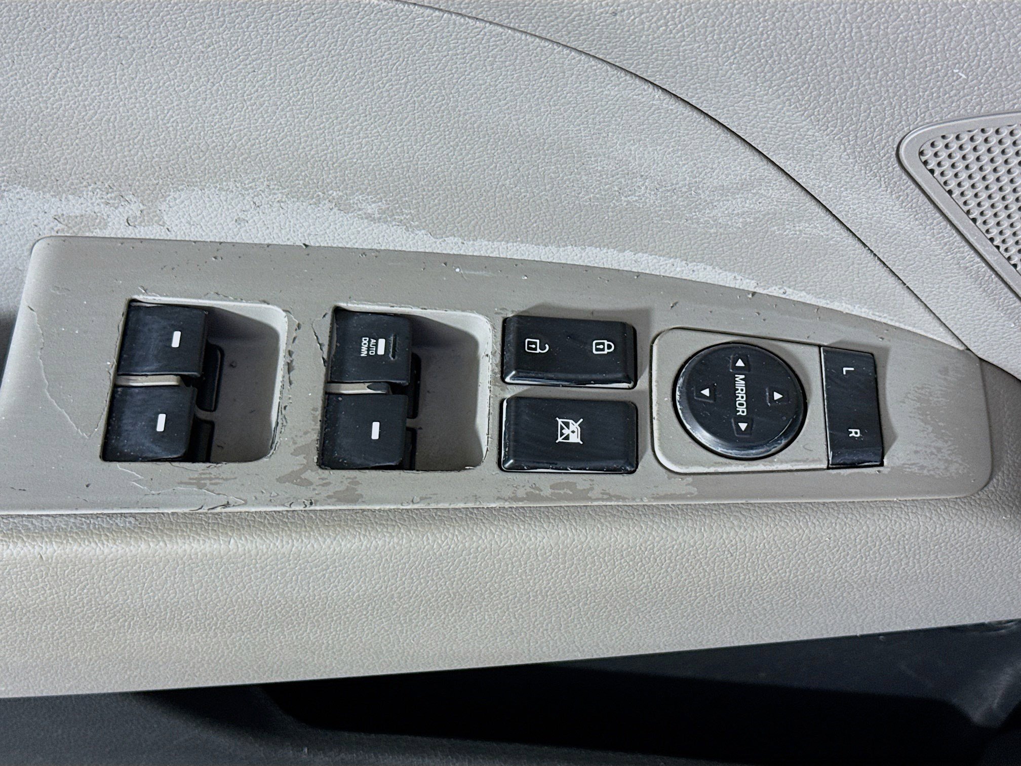 Used 2020 Hyundai Elantra SE FWD image 23