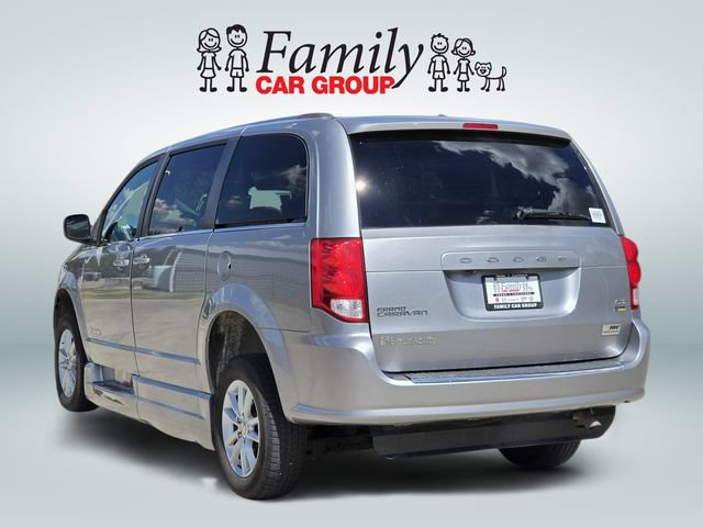 Used 2019 Dodge Grand Caravan SXT FWD image 3
