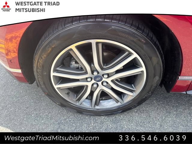 Used 2019 Ford Edge Titanium w/ Equipment Group 301A FWD image 4