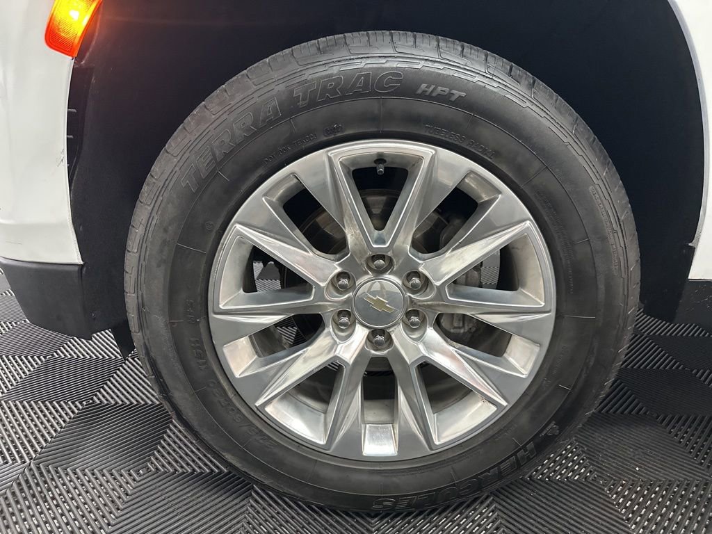 Used 2021 Chevrolet Suburban Premier w/ Premium Package image 42