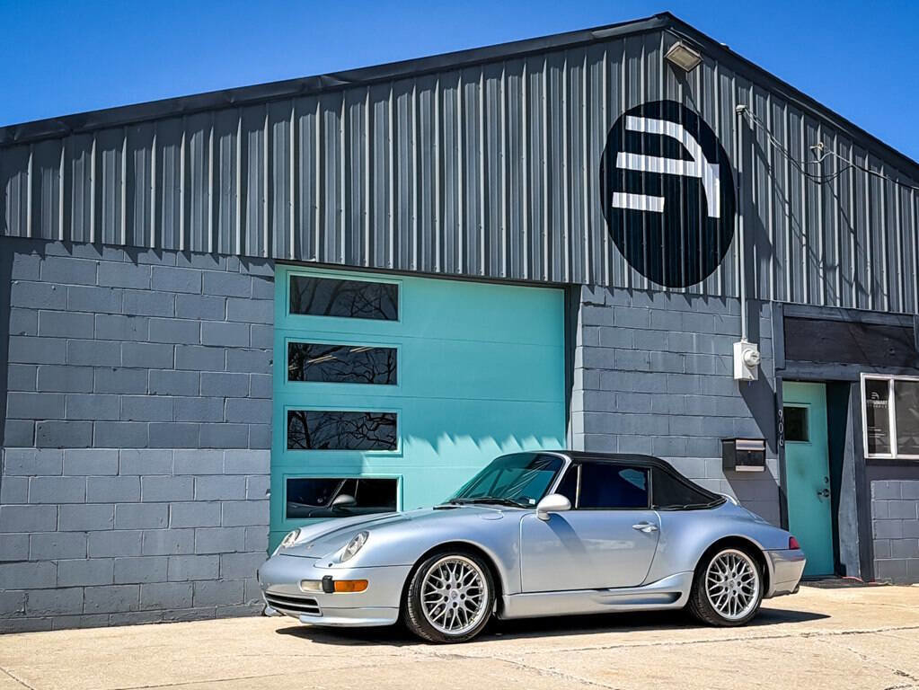 Used 1996 Porsche 911 Carrera RWD image 2