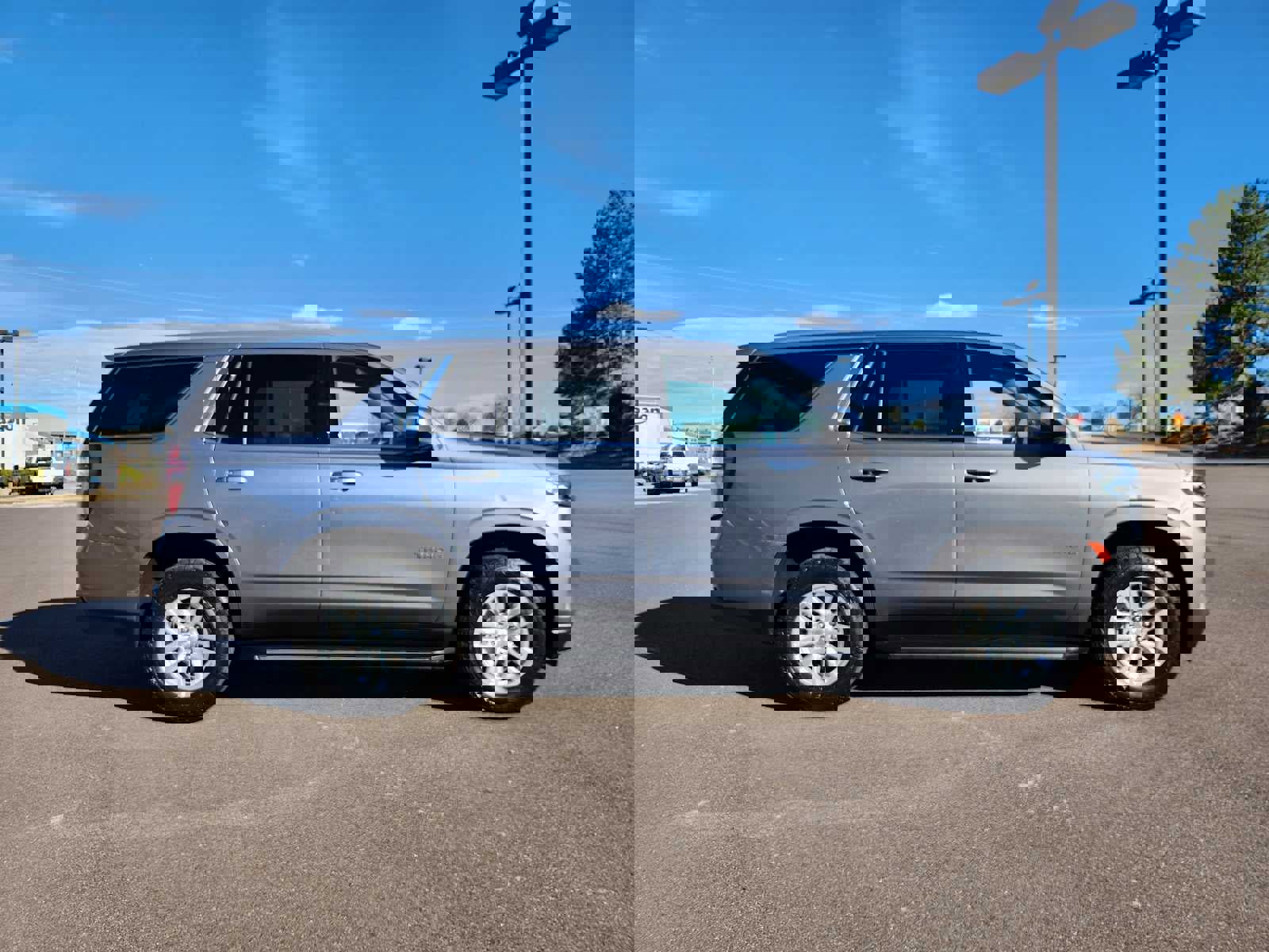 Used 2021 Chevrolet Tahoe LT image 2