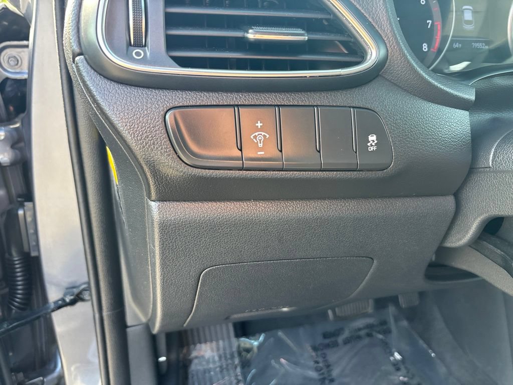 Used 2019 Hyundai Elantra GT FWD image 27