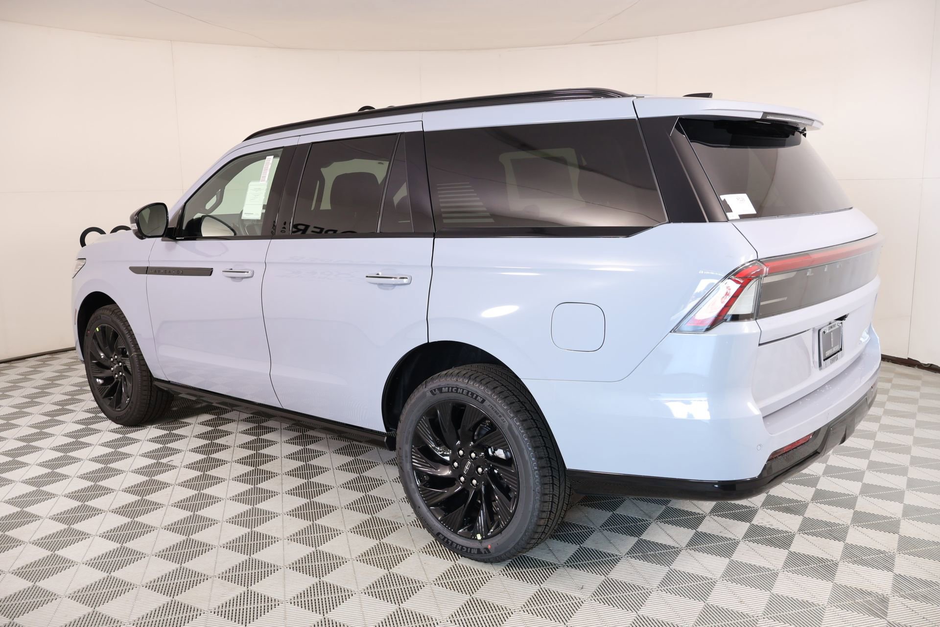 New 2026 Lincoln Navigator Reserve w/ Jet Appearance Package AWD/4WD image 24