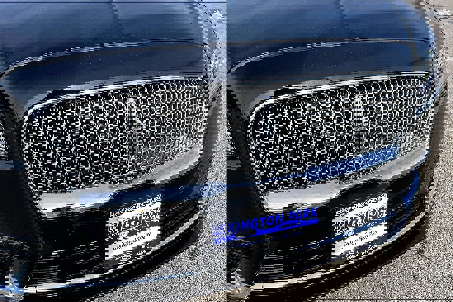 Used 2019 Lincoln Continental Select image 34