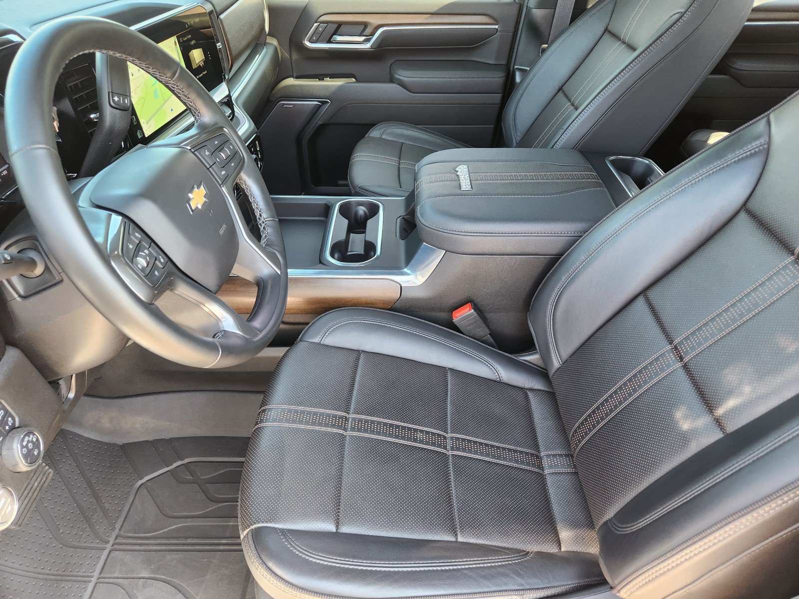 Used 2025 Chevrolet Silverado 3500 High Country w/ Technology Package AWD/4WD image 11