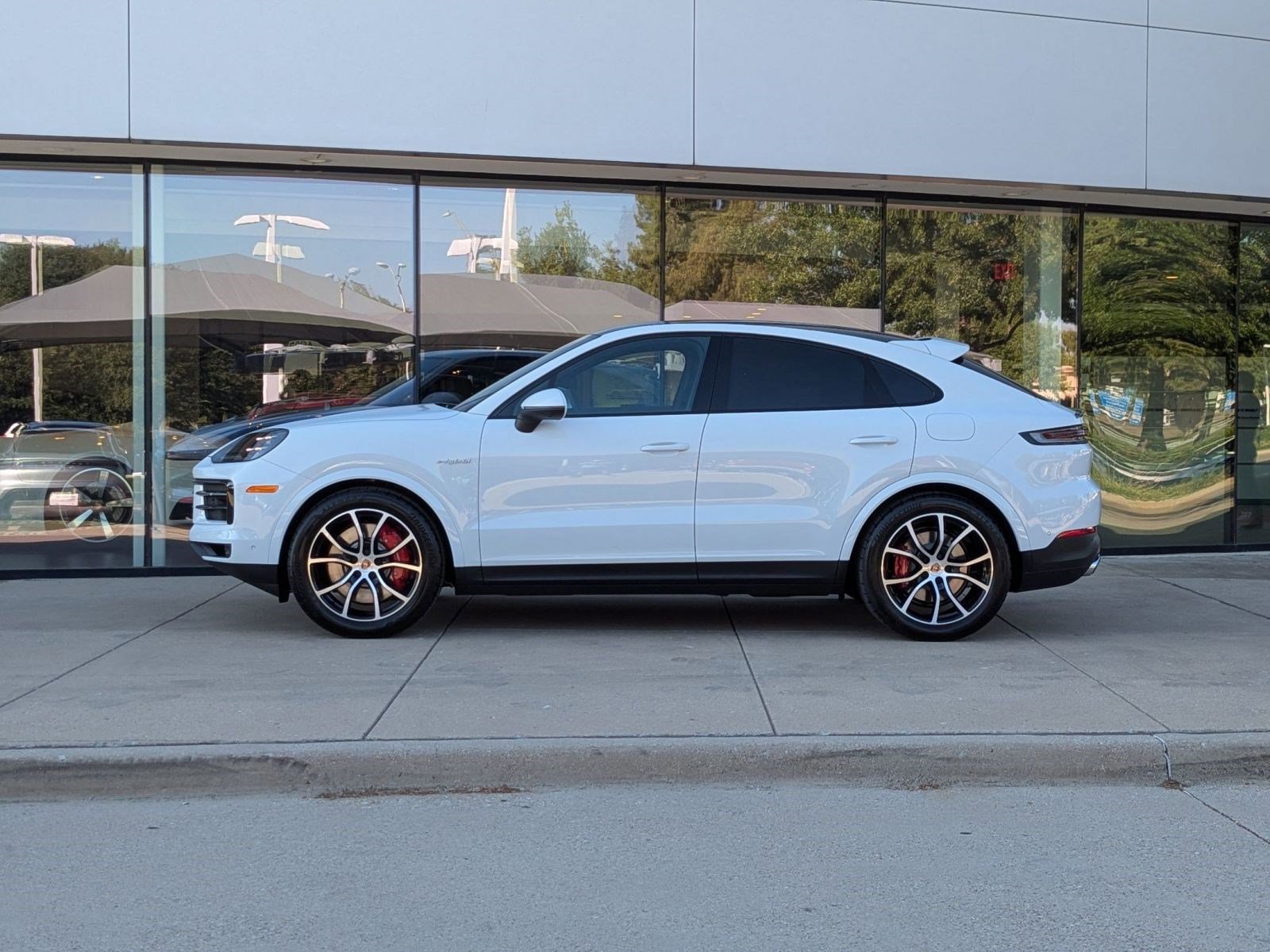 New 2026 Porsche Cayenne S image 2