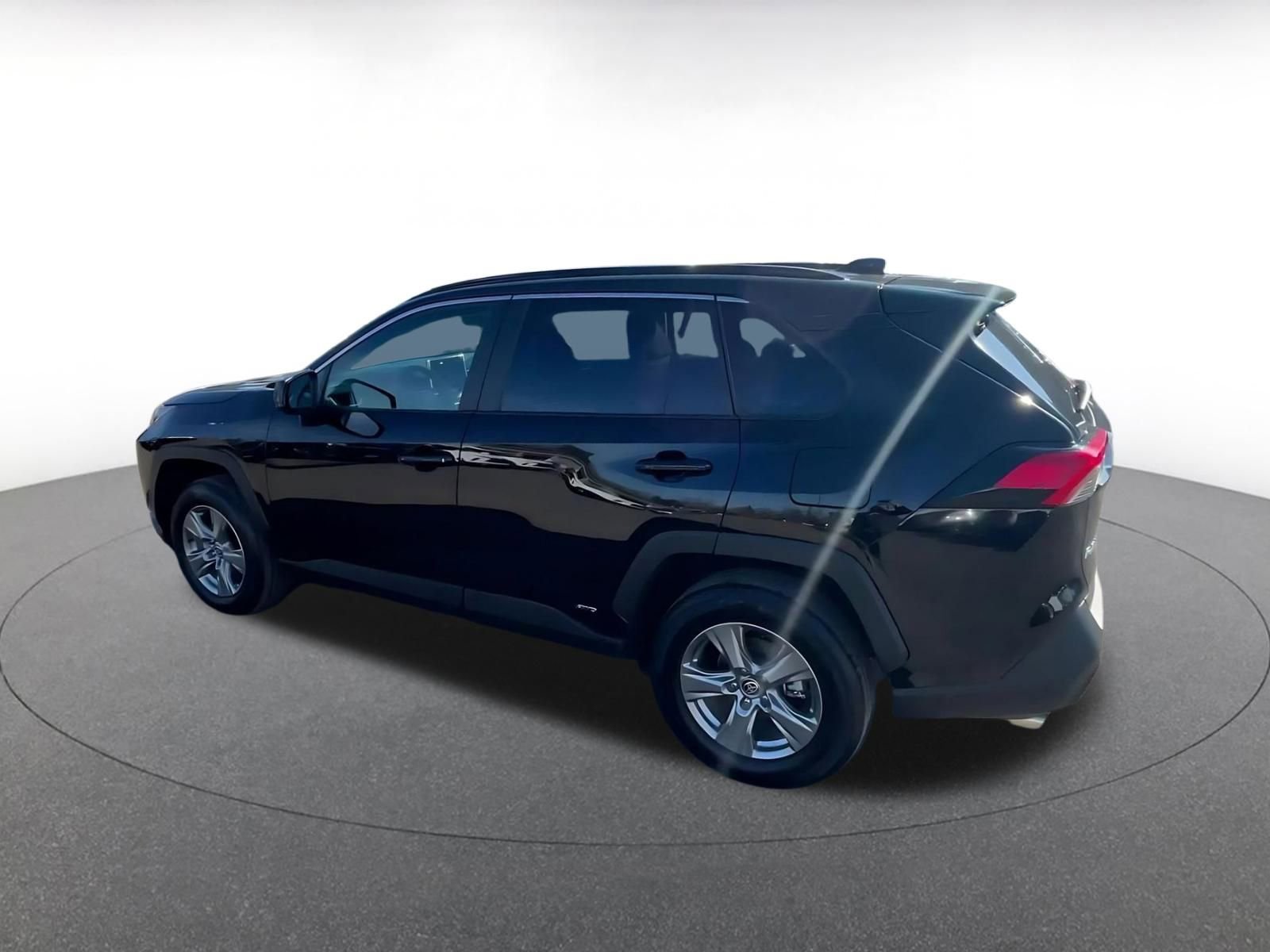 Used 2025 Toyota RAV4 LE image 10