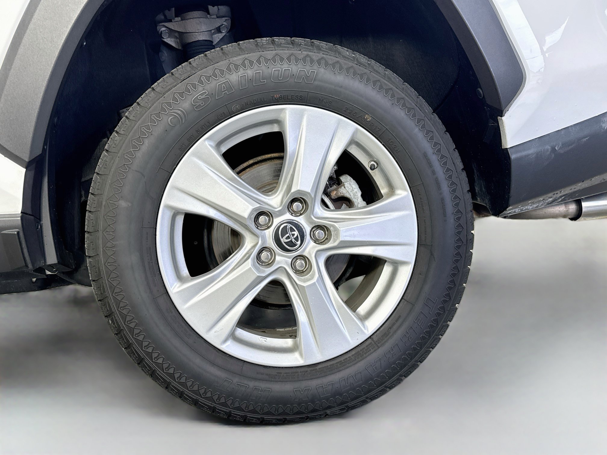 Used 2020 Toyota RAV4 LE AWD/4WD image 30