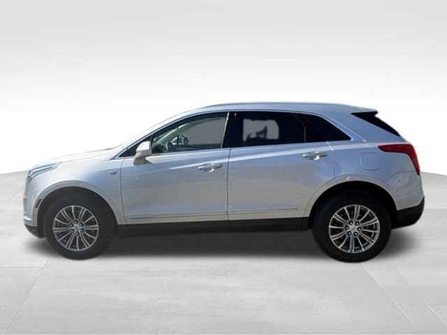 Used 2017 Cadillac XT5 Luxury w/ Driver Awareness Package FWD image 4