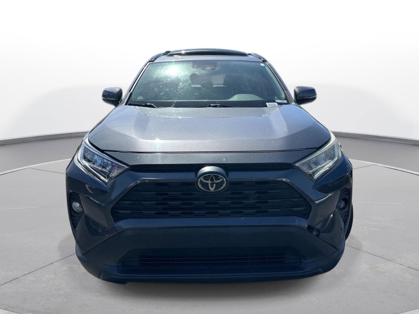 Used 2020 Toyota RAV4 XLE Premium FWD image 3