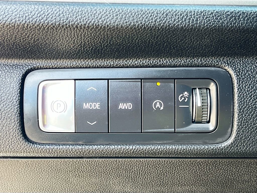 Used 2025 Chevrolet Traverse LT w/ Driver Confidence Package AWD/4WD image 10