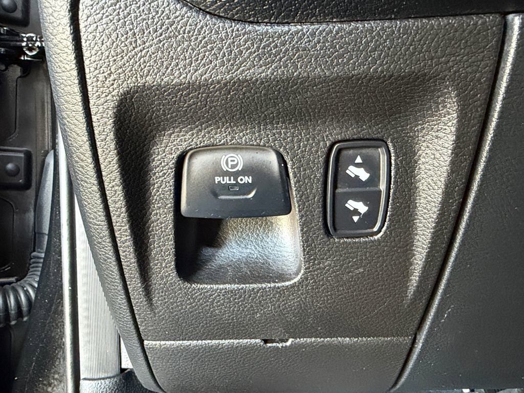 Used 2021 RAM 1500 Big Horn RWD image 38