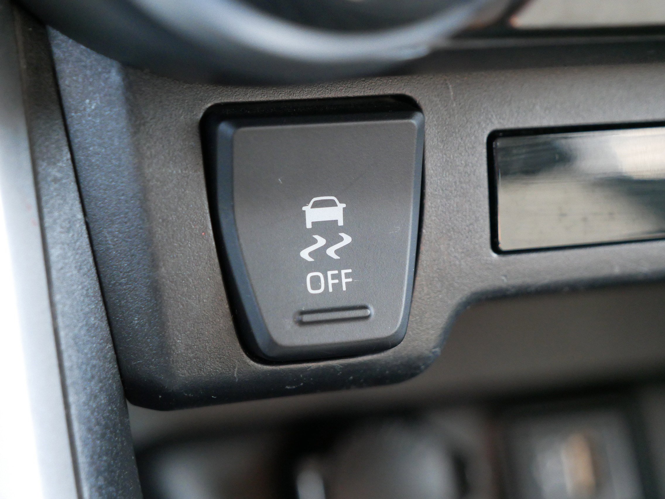 Used 2023 Toyota RAV4 LE AWD/4WD image 29