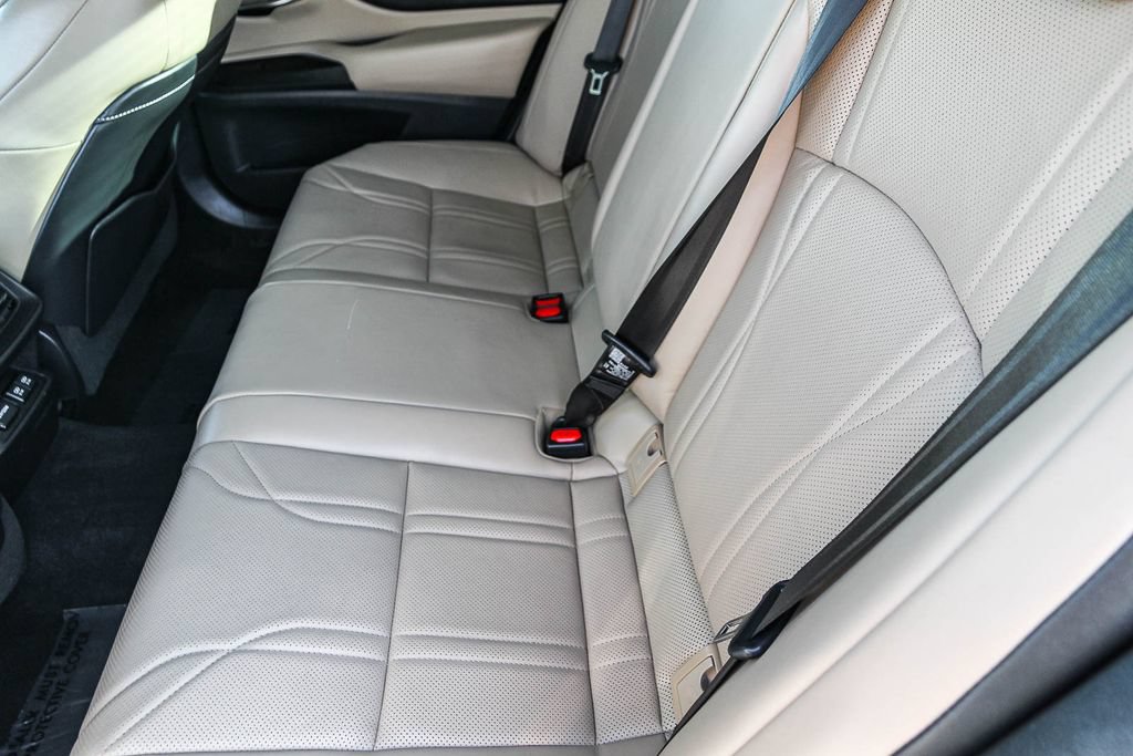Used 2020 Lexus ES 300h w/ Accessory Package FWD image 19