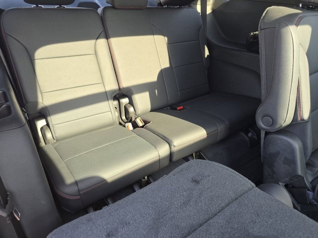 Used 2024 Chevrolet Traverse RS w/ LPO, Floor Liner Package AWD/4WD image 22