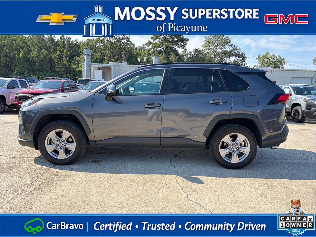 Used 2025 Toyota RAV4 XLE AWD/4WD image 3