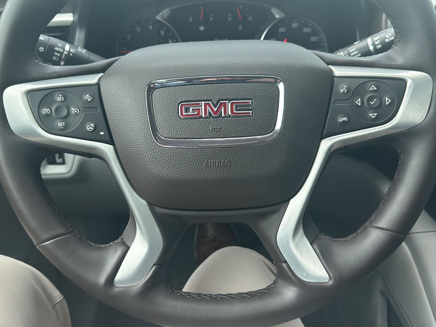 Used 2023 GMC Acadia SLT w/ Preferred Package AWD/4WD image 12