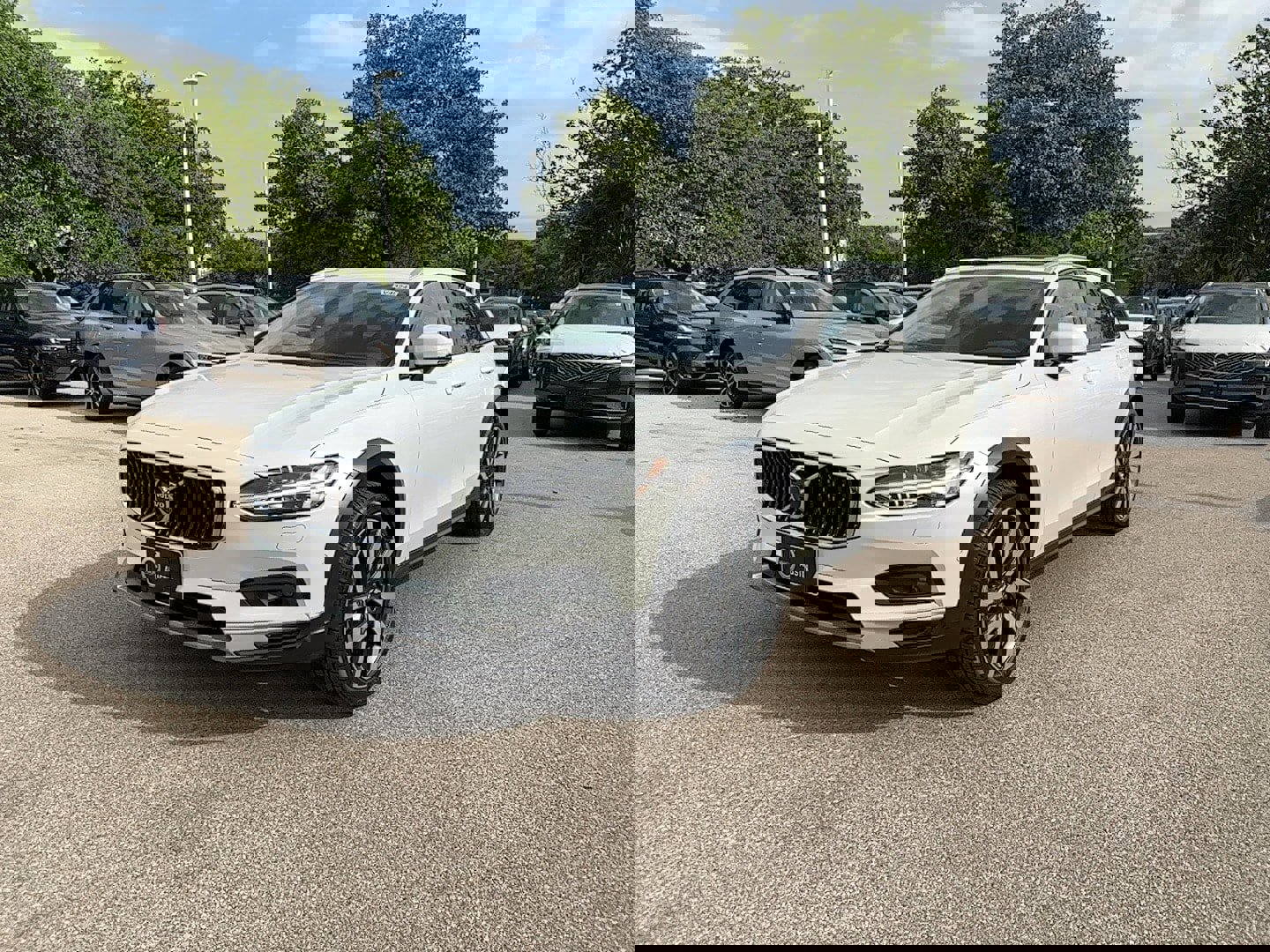 New 2025 Volvo V90 B6 Cross Country Plus w/ Protection Package Premier image 3