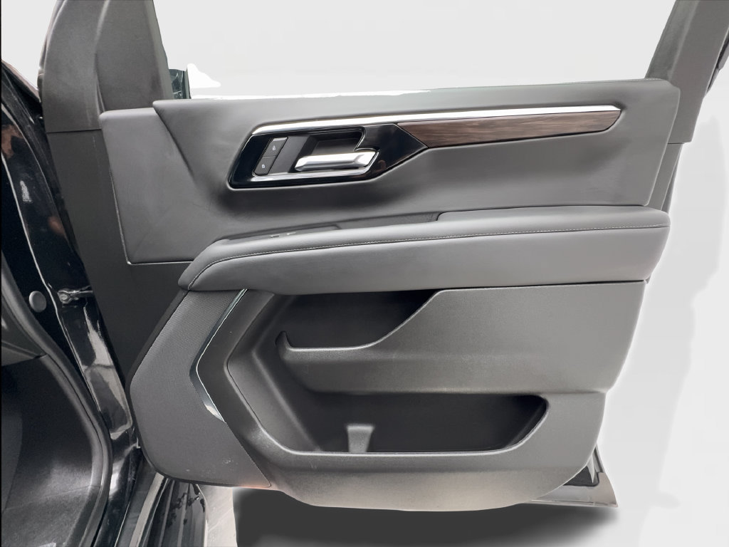 Used 2025 Chevrolet Tahoe LT RWD image 39