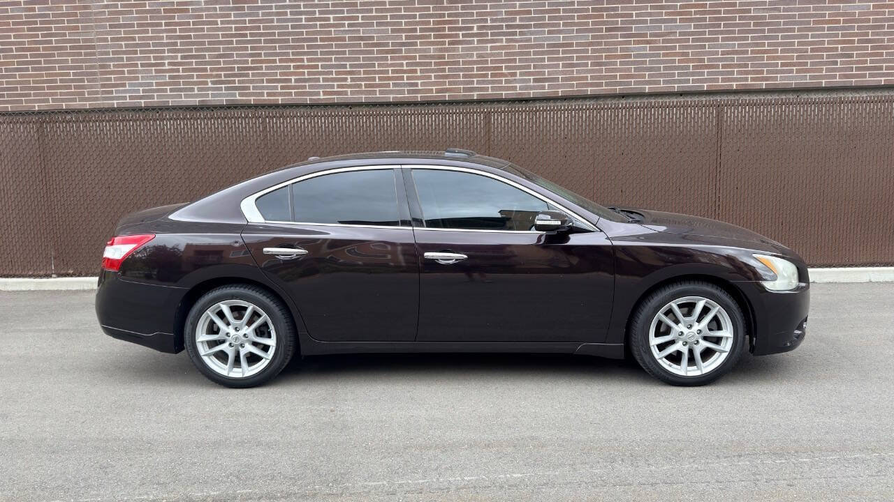 Used 2011 Nissan Maxima 3.5 SV w/ Cold Pkg FWD image 4