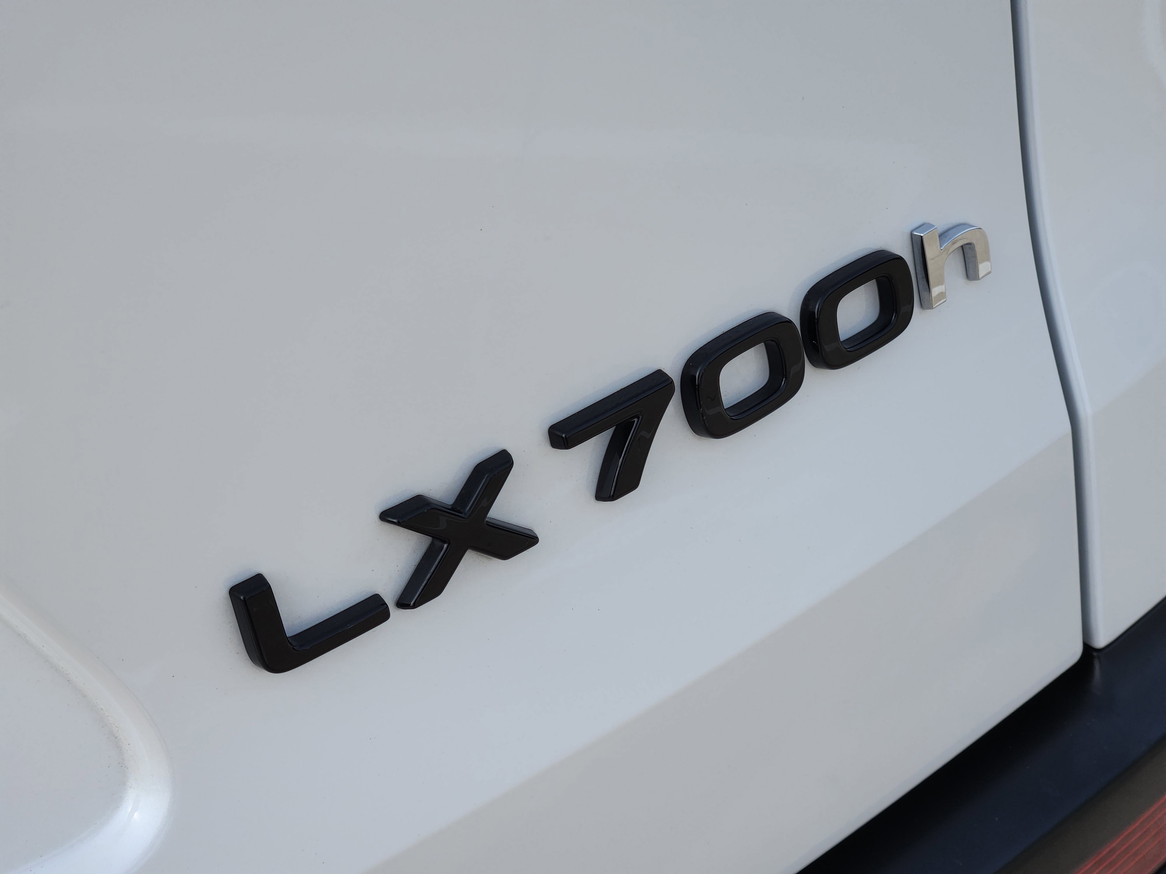 Certified 2025 Lexus LX 700h Luxury image 6