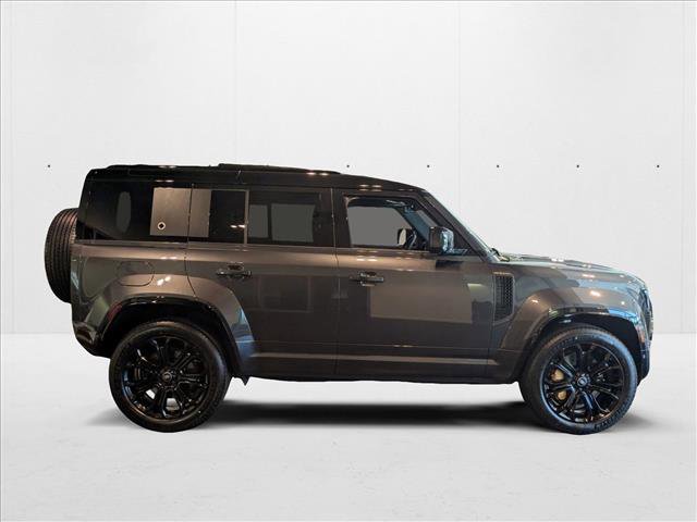 New 2025 Land Rover Defender 110 AWD/4WD image 6